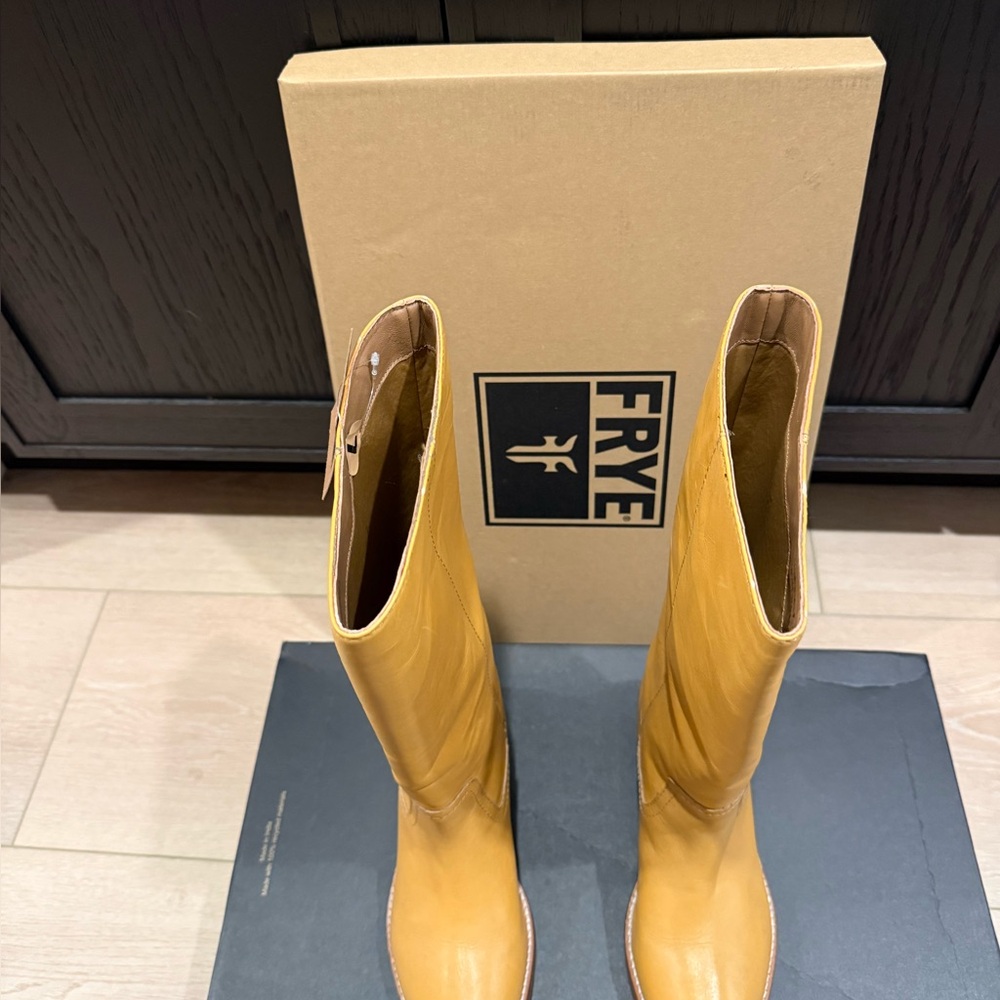 FRYE Camryn Boots